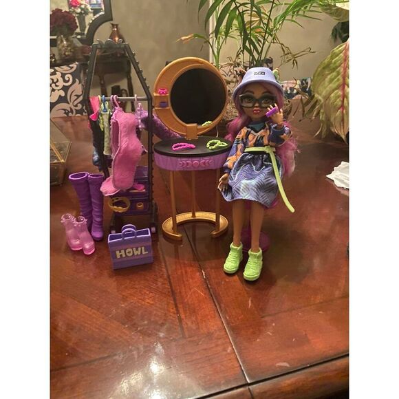 Monster High Doll And Playset, Clawdeen Wolf Boo-Tique Studio With Fashion Acce - Picture 11 of 15